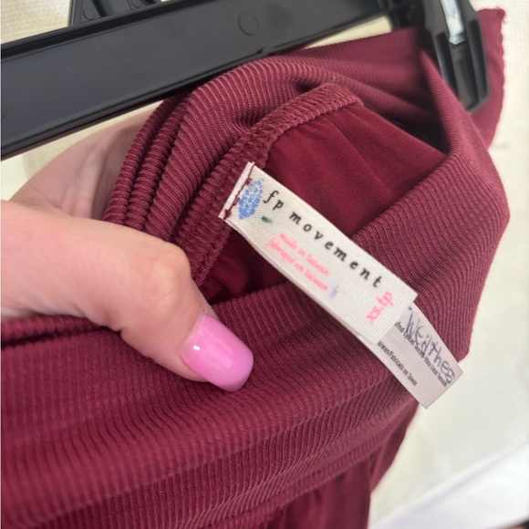 Free People Movement Cropped Flare pants Size XS - Picture 6 of 8